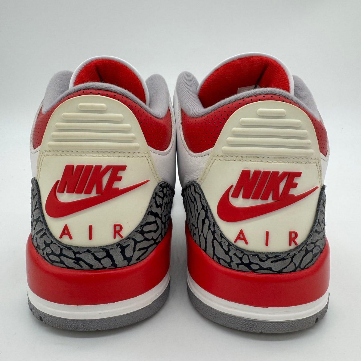 Jordan 3 Fire Red (2022)
