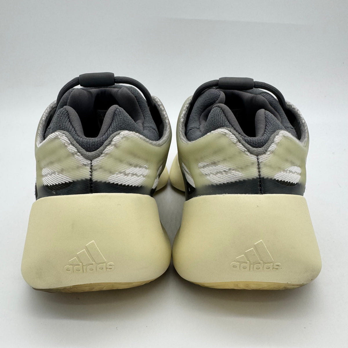 Adidas Yeezy 700 V3 Fade Salt