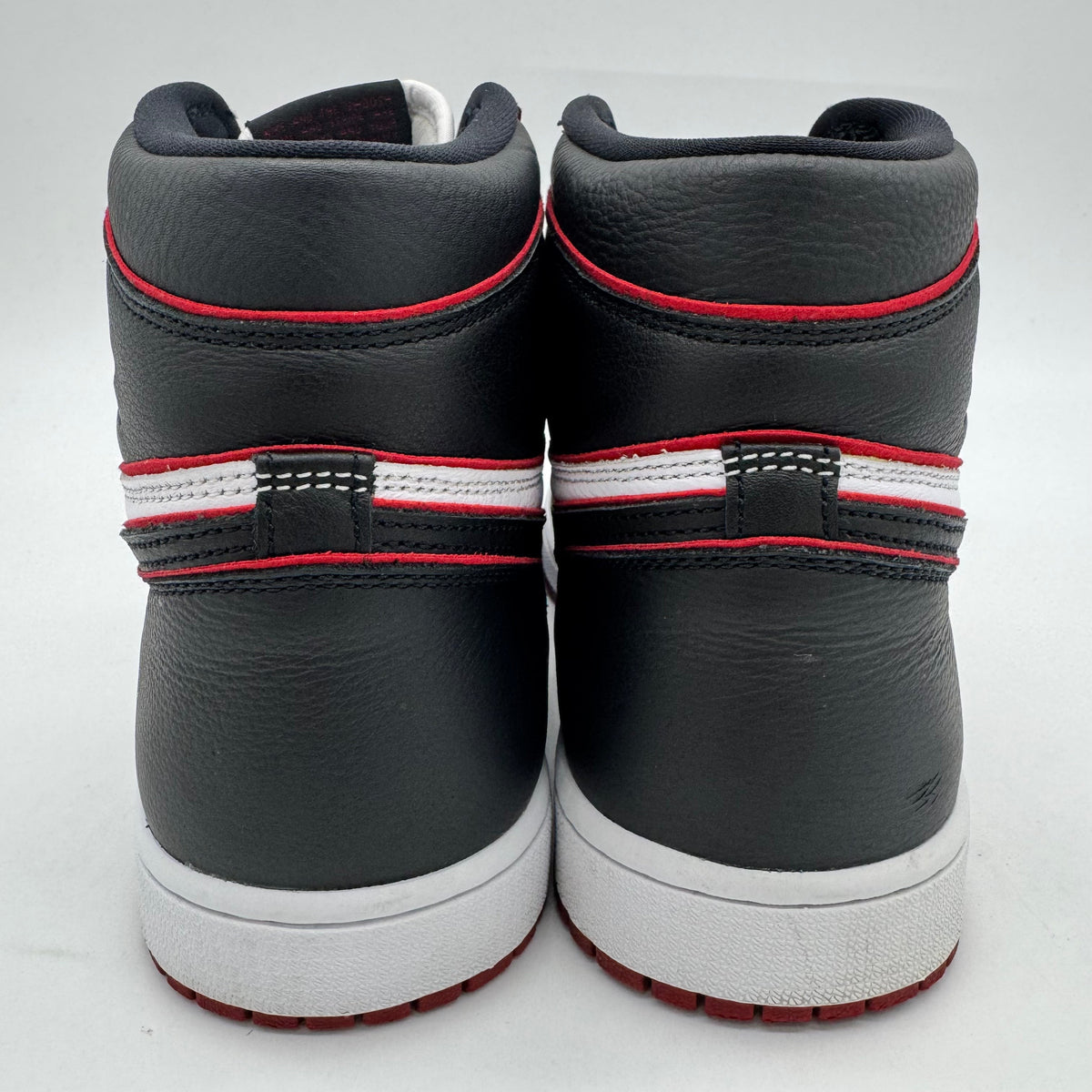 Jordan 1 High Bloodline