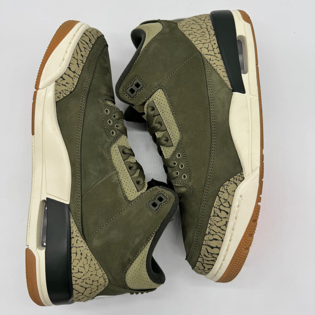 Jordan 3 Family Affair