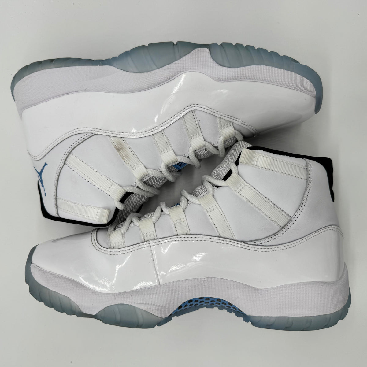 Jordan 11 Legend Blue (2024)