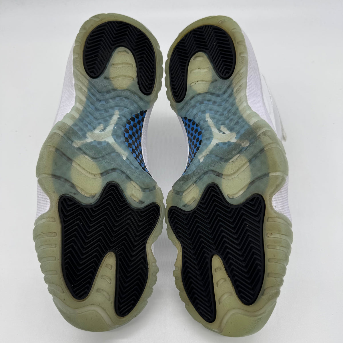 Jordan 11 Low Legend Blue