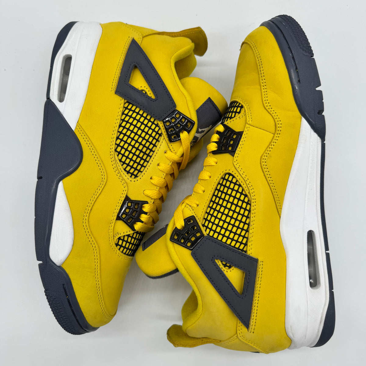 Jordan 4 Lightning (2021)