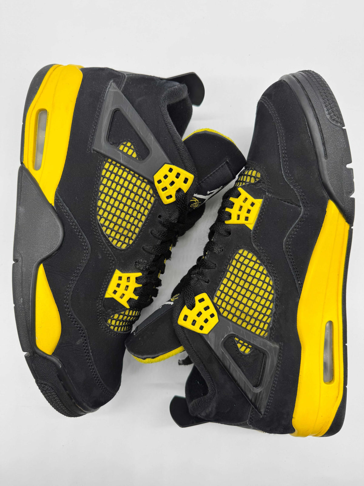 Jordan 4 Thunder (2023)