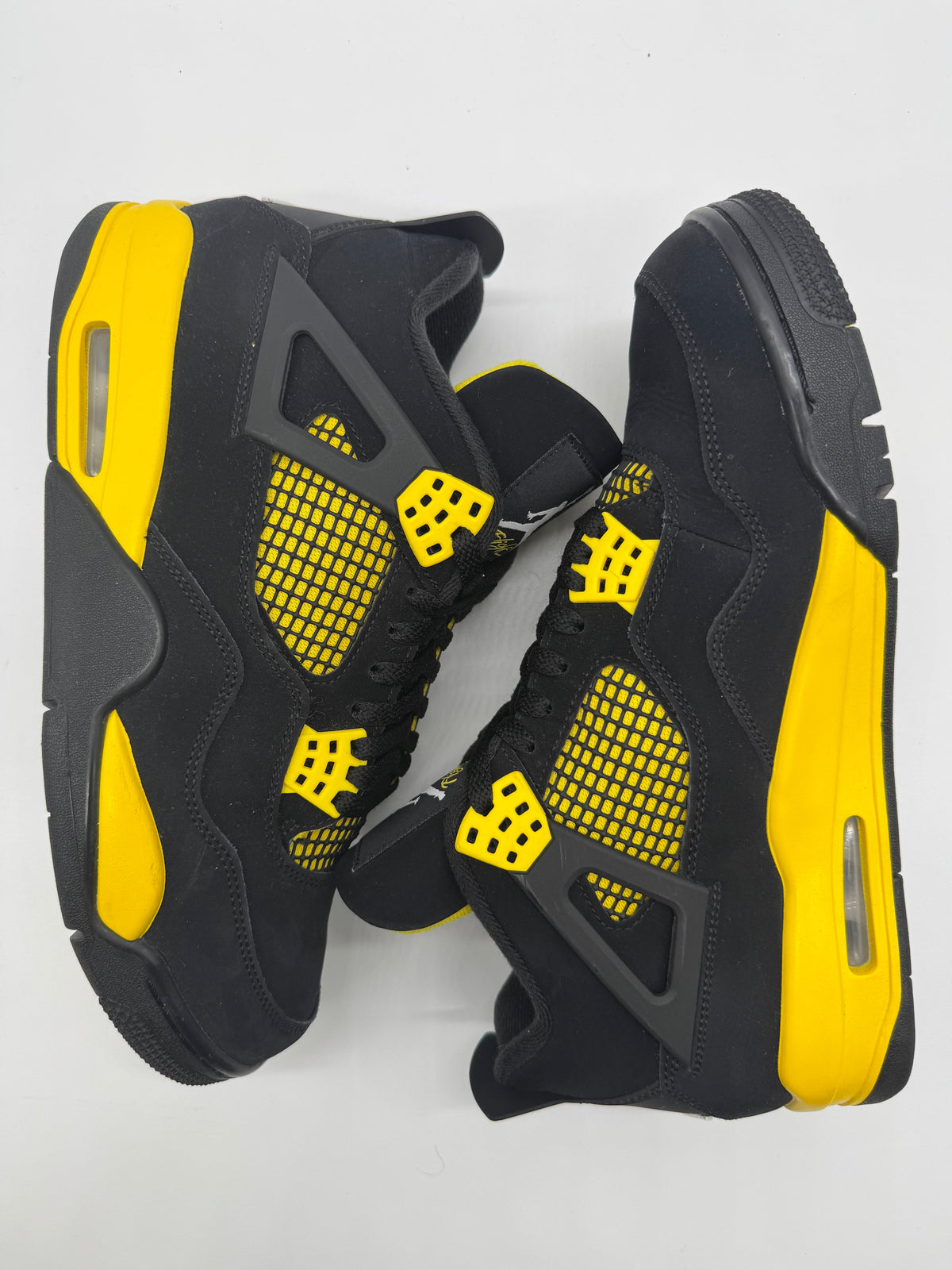 Jordan 4 Thunder (2023)