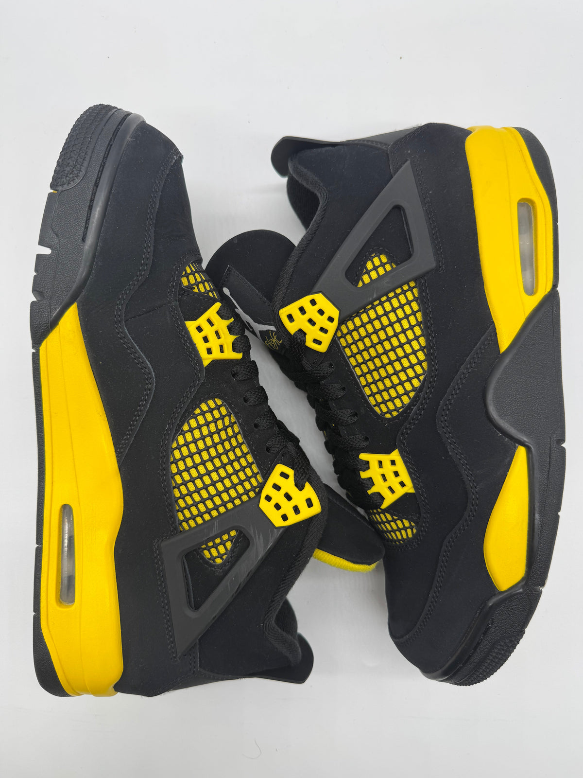 Jordan 4 Thunder (2023)