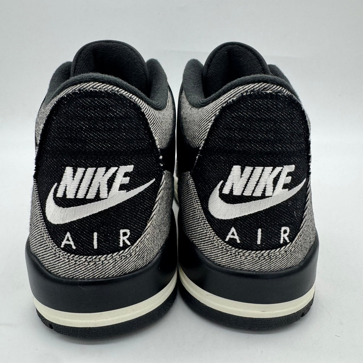 Jordan 3 Levi's Black