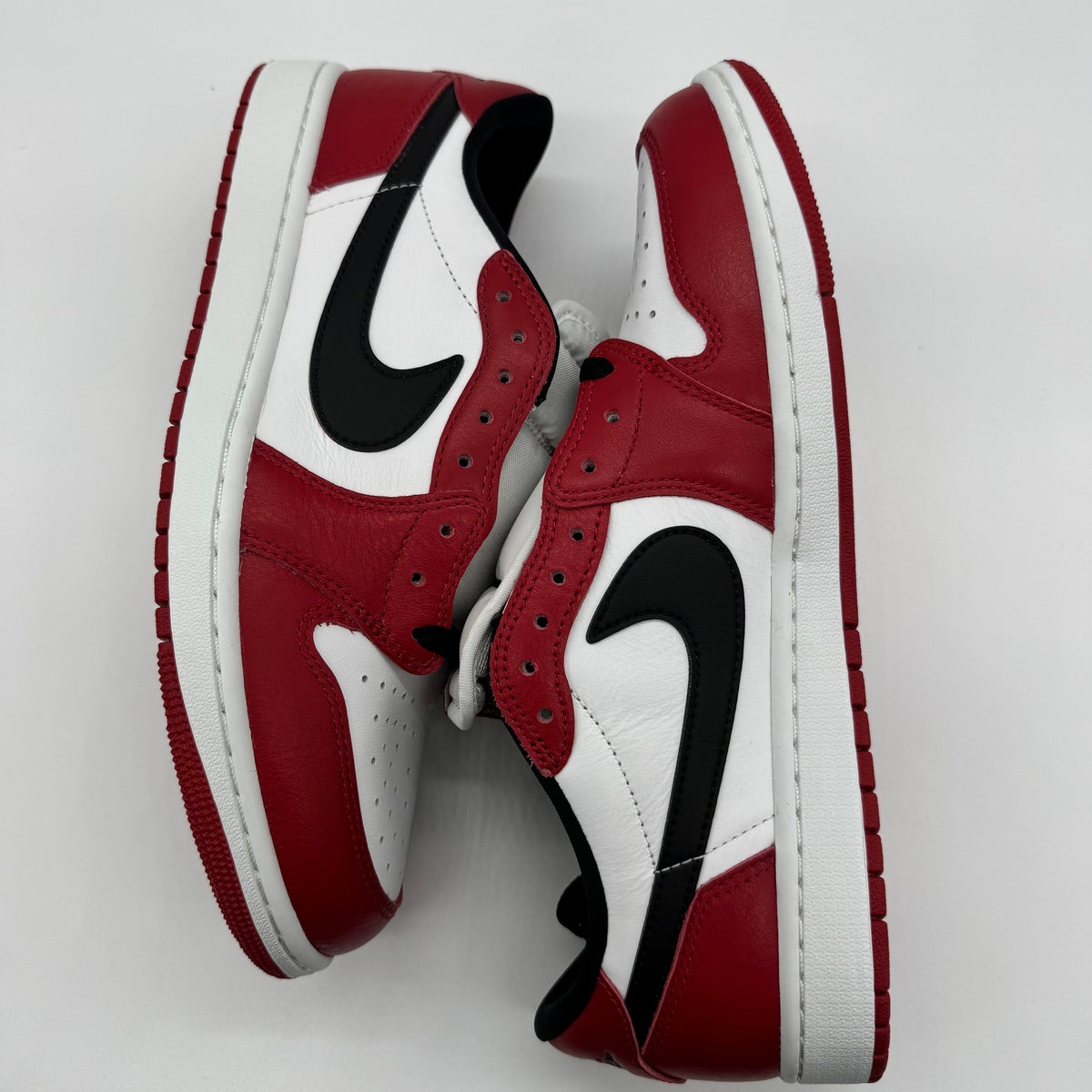 Jordan 1 Low OG Chicago (2025)