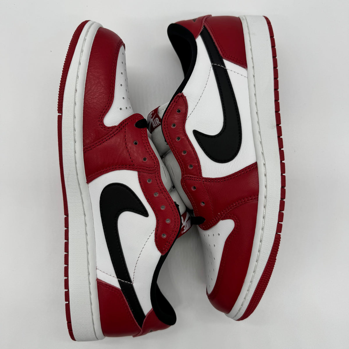 Jordan 1 Low OG Chicago (2025)