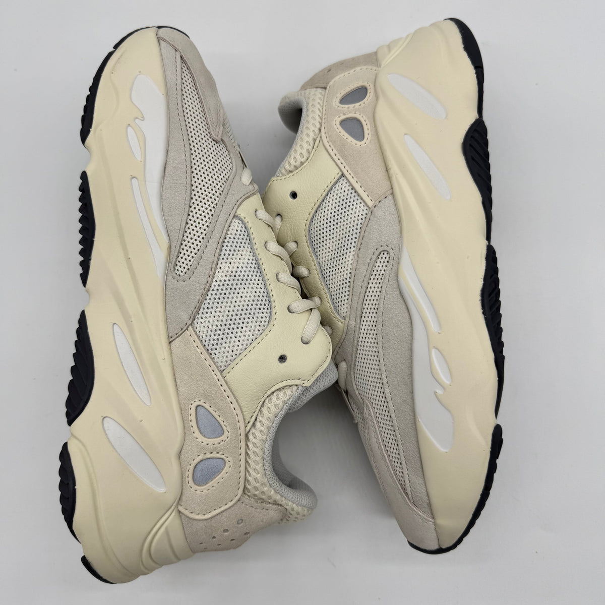 Adidas Yeezy Boost 700 Analog