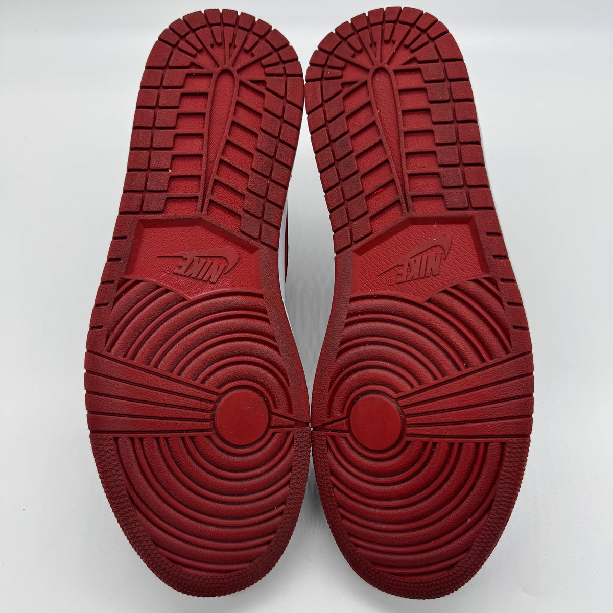 Jordan 1 High Bloodline