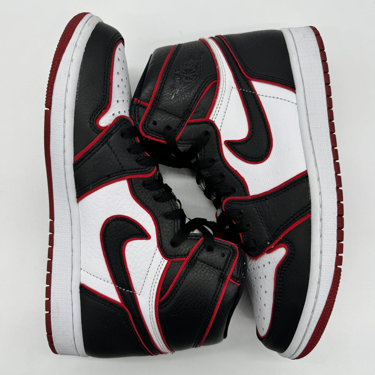 Jordan 1 High Bloodline