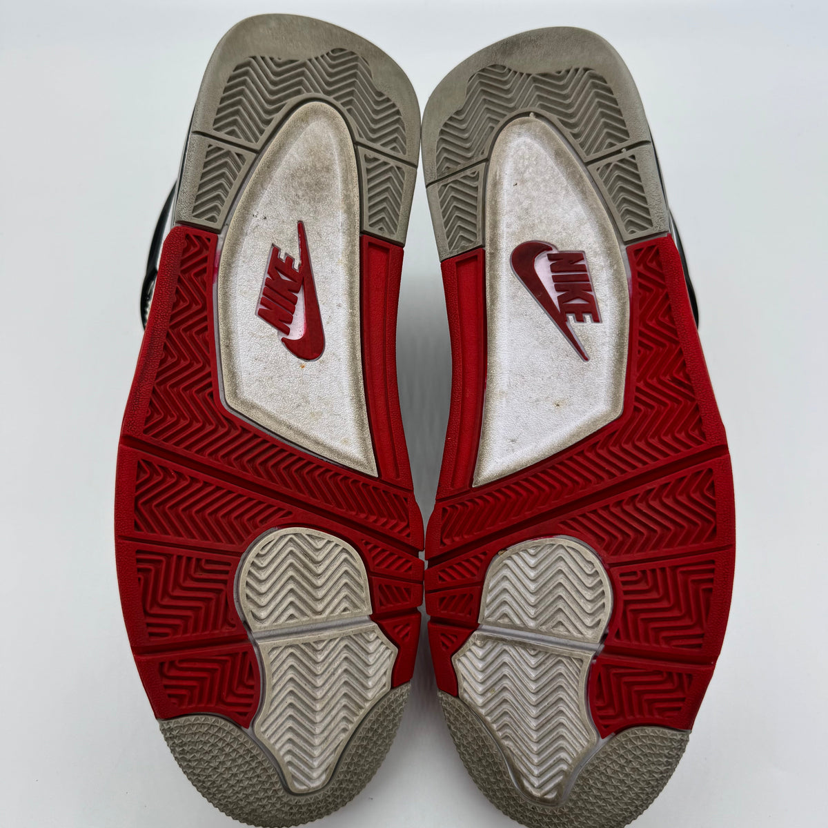 Jordan 4 Fire Red