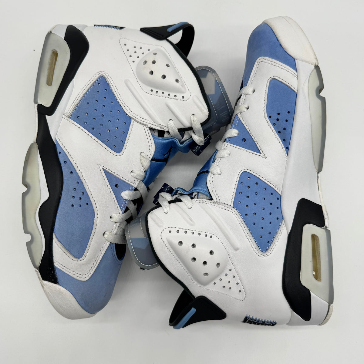 Jordan 6 UNC White