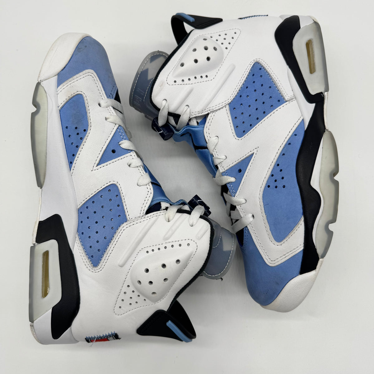 Jordan 6 UNC White