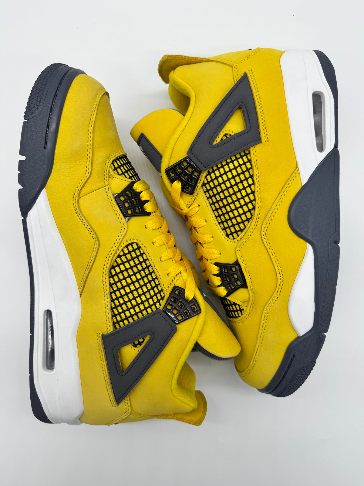 Jordan 4 Lightning (2021)