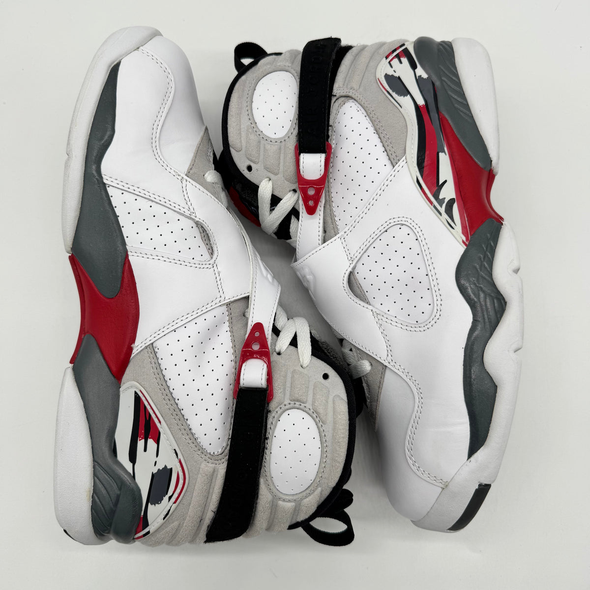 Jordan 8 Bugs Bunny (2013)
