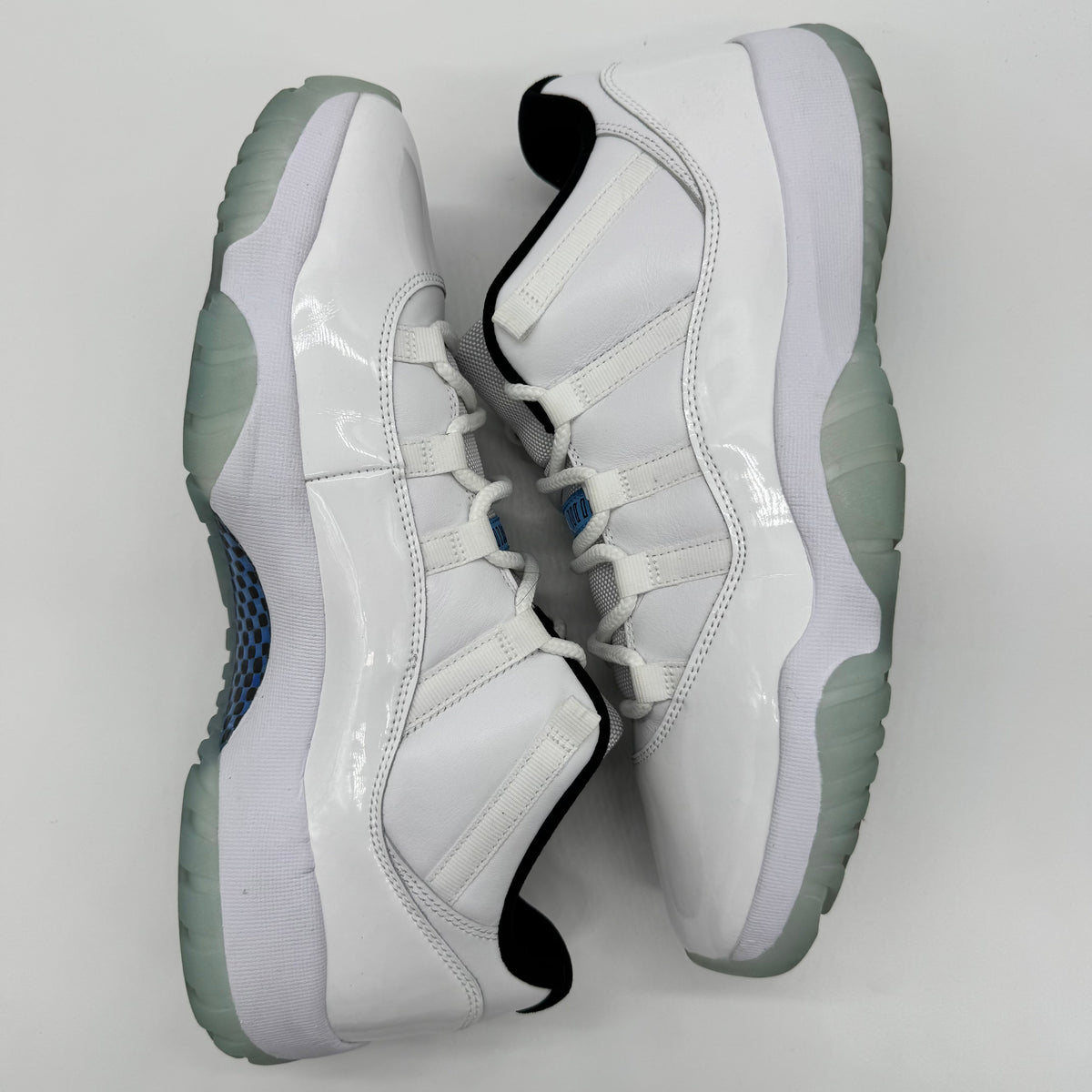 Jordan 11 Low Legend Blue
