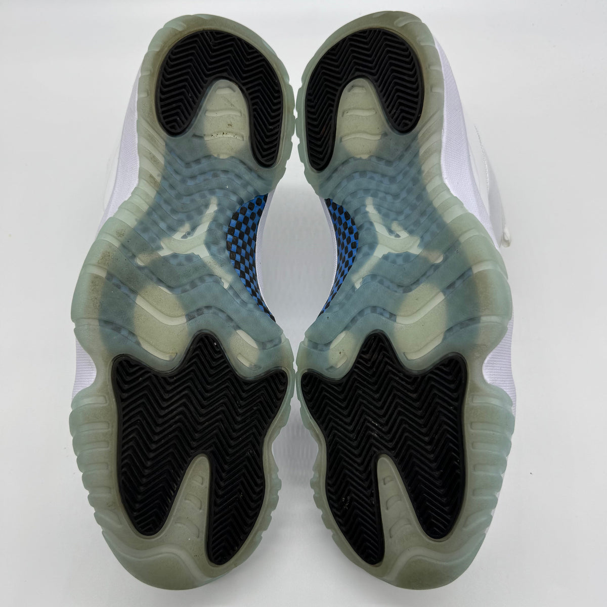 Jordan 11 Low Legend Blue