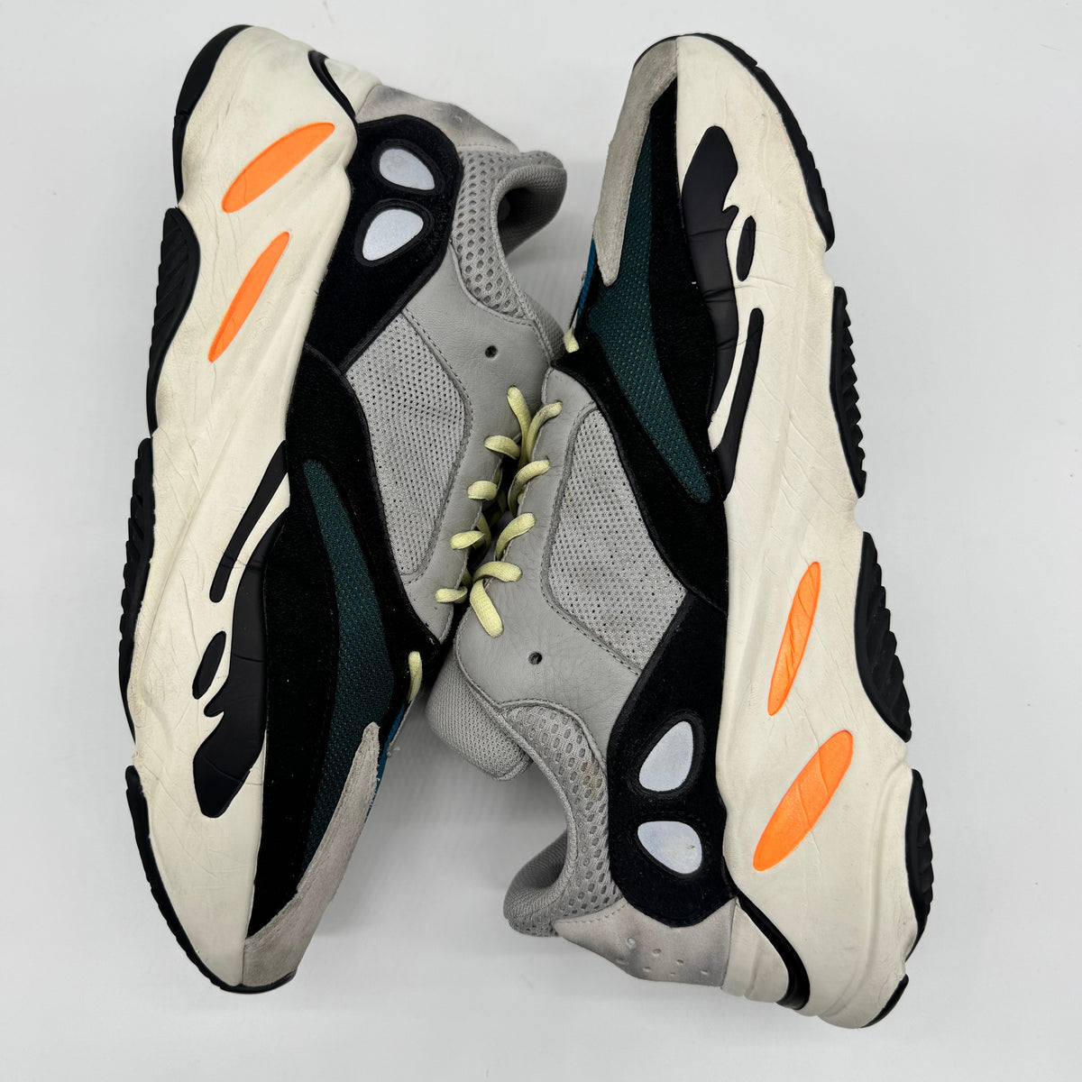 Adidas Yeezy Boost 700 Wave Runner