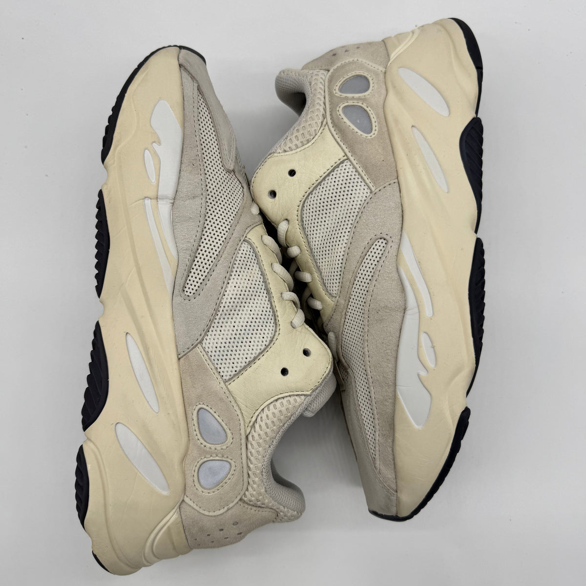 Adidas Yeezy Boost 700 Analog