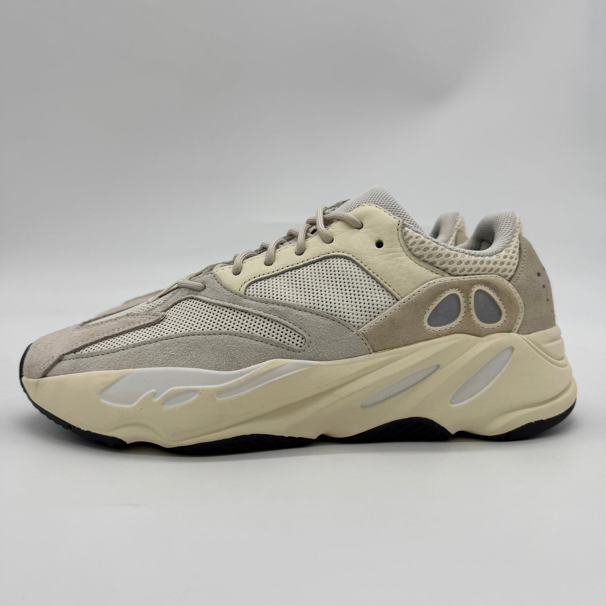 Adidas Yeezy Boost 700 Analog