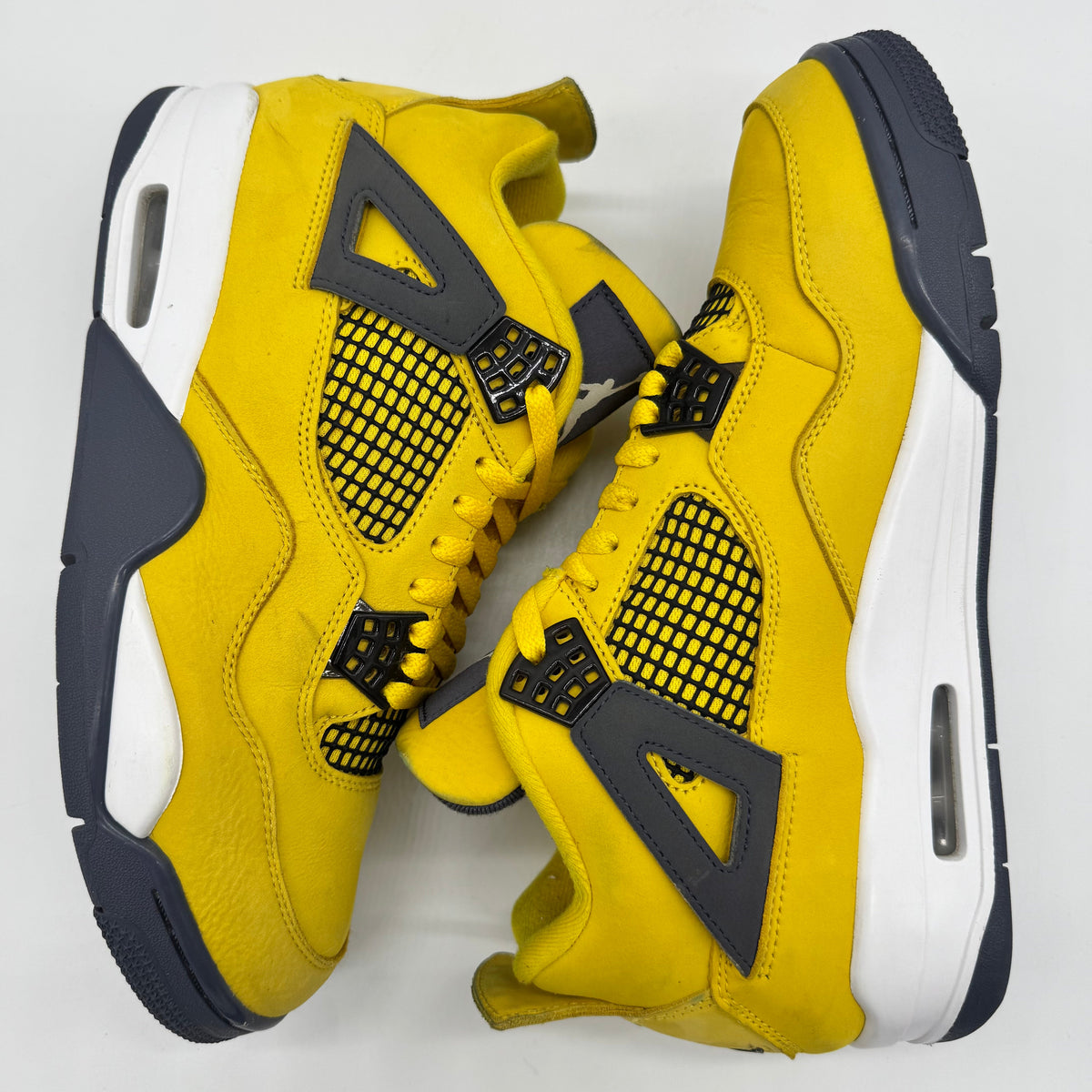 Jordan 4 Lightning (2021)