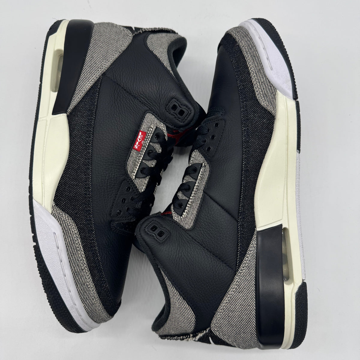 Jordan 3 Levi's Black