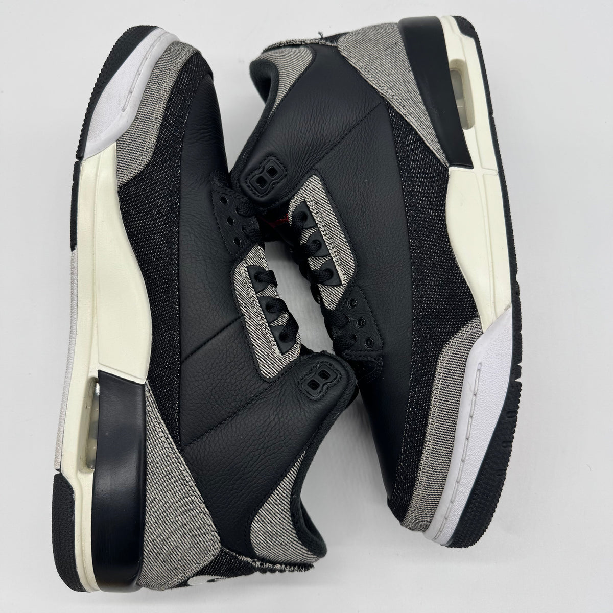 Jordan 3 Levi's Black