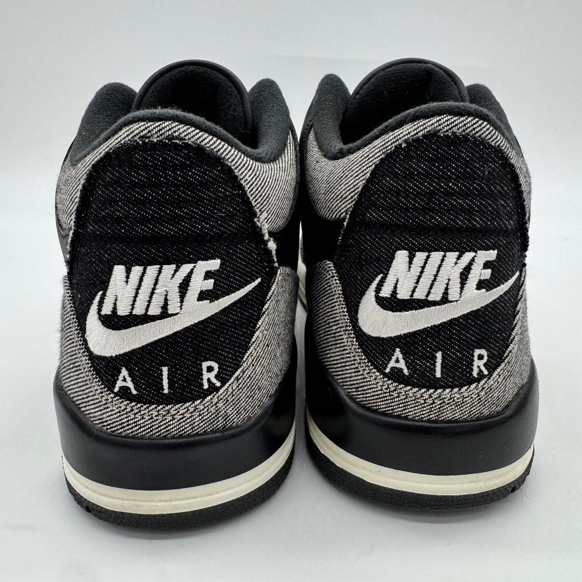 Jordan 3 Levi's Black