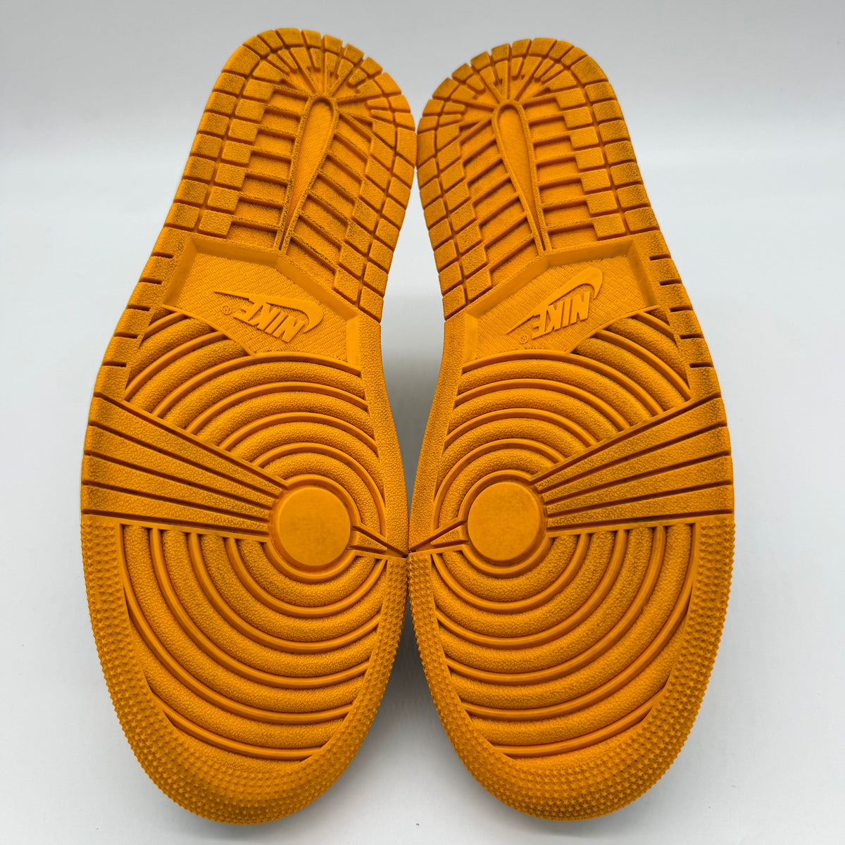 Jordan 1 High Taxi