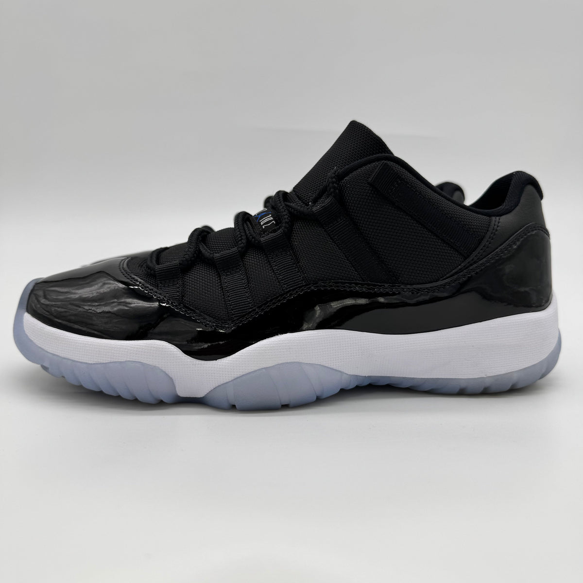 Jordan 11 Low Space Jam