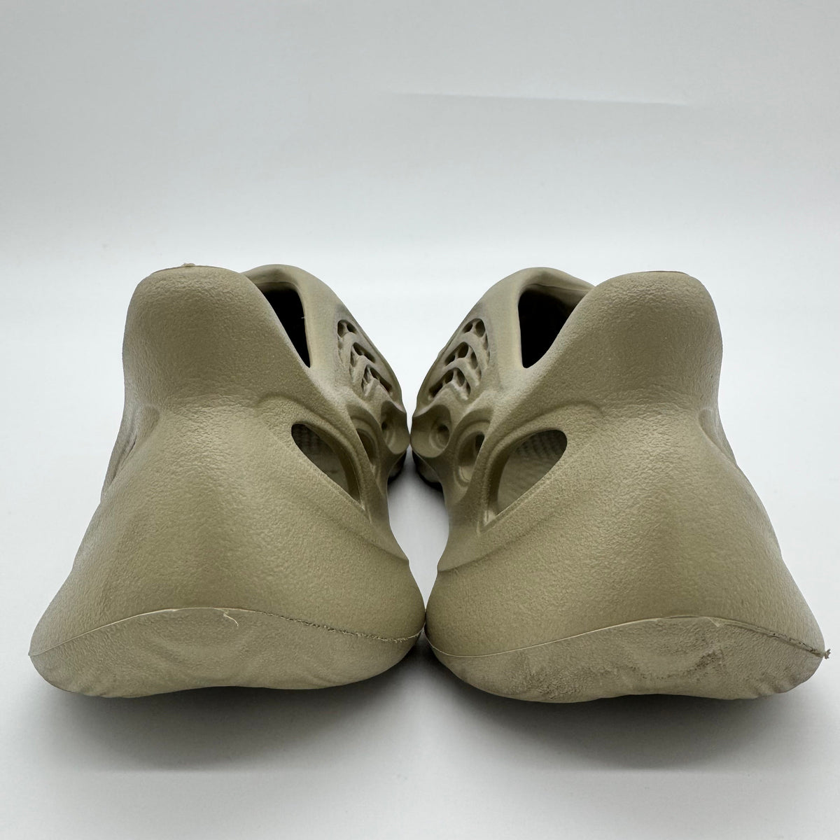Adidas Yeezy Foam RNR Stone Salt