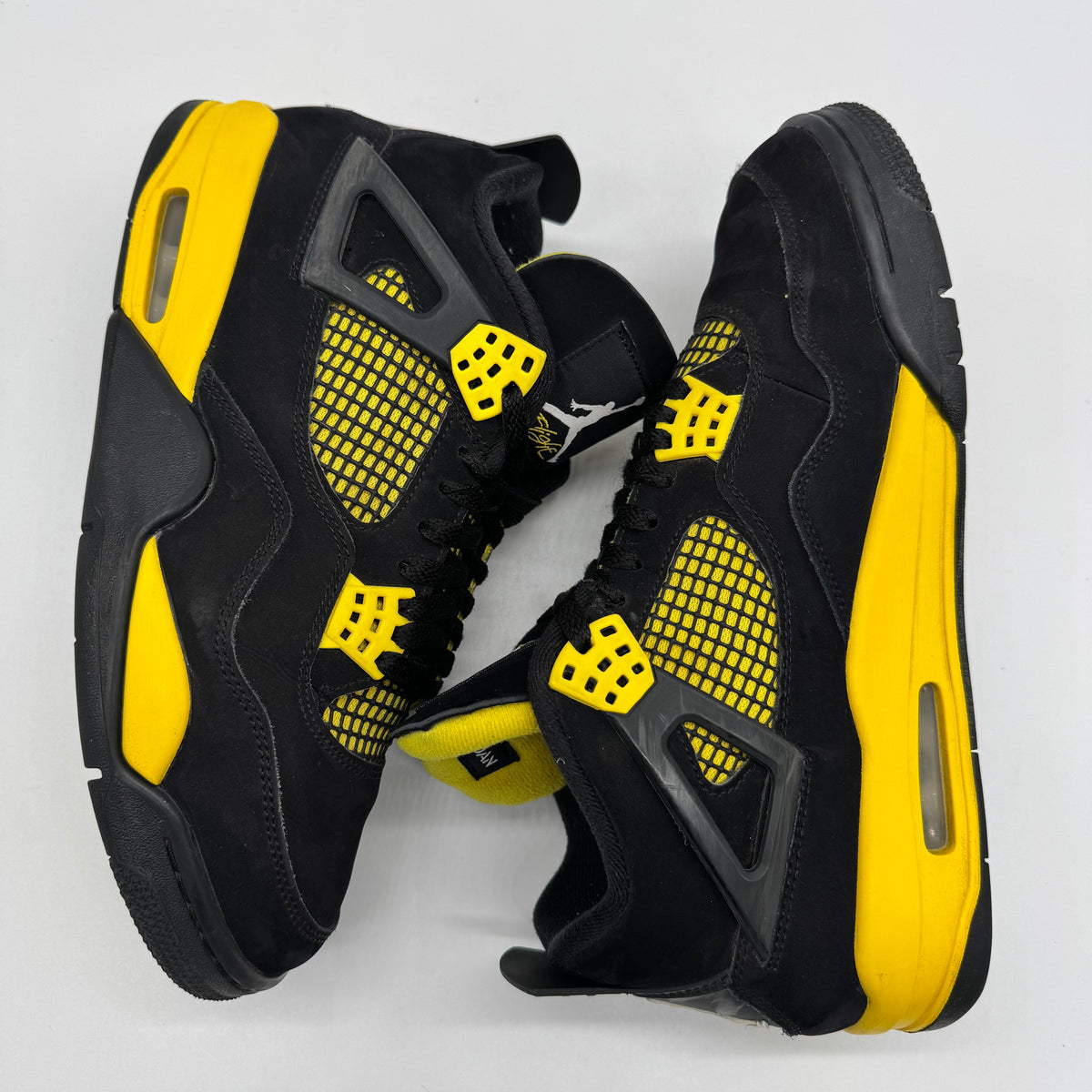 Jordan 4 Thunder (2023)