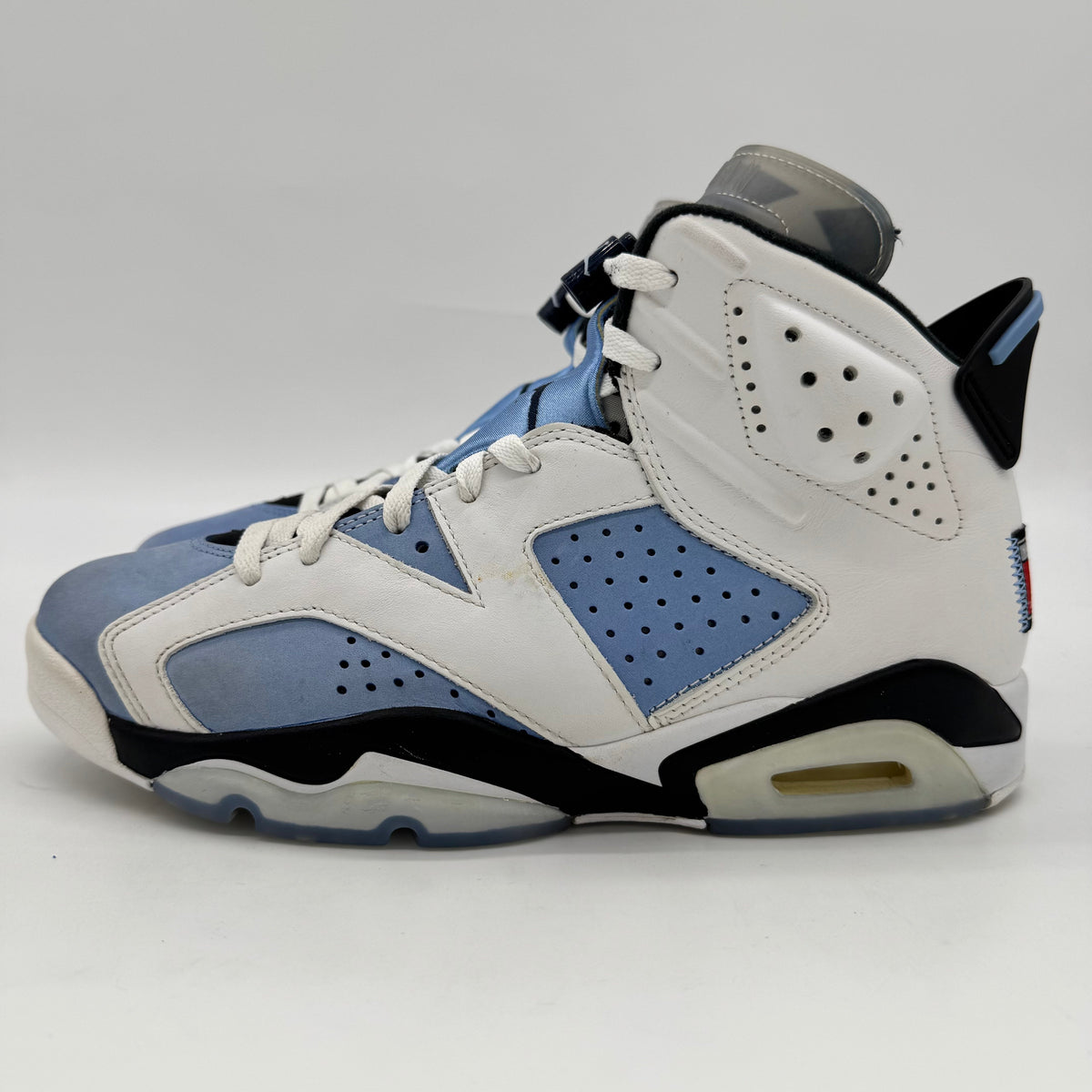 Jordan 6 UNC White