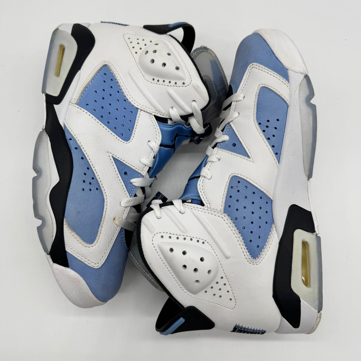 Jordan 6 UNC White
