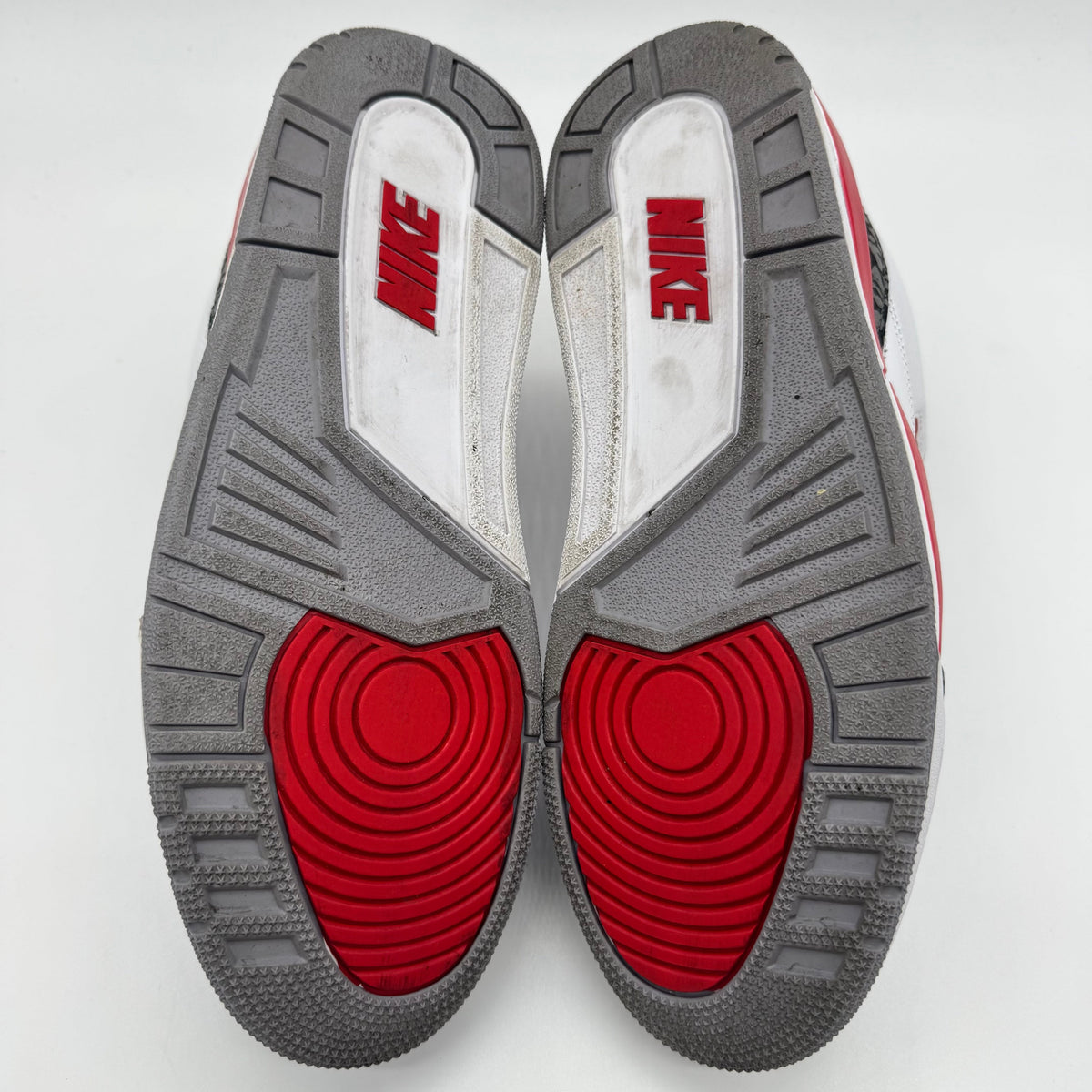 Jordan 3 Fire Red (2022)