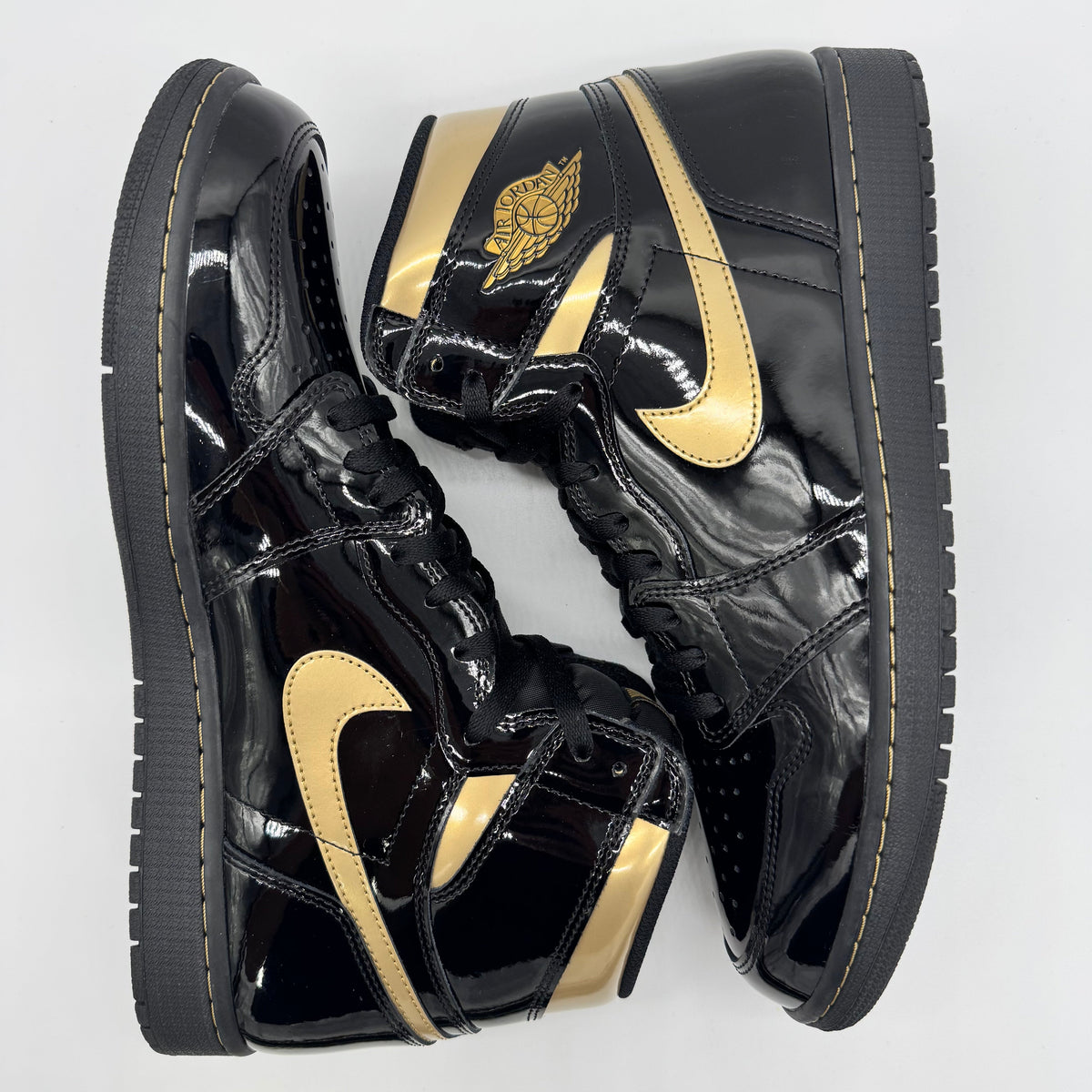 Jordan 1 Black Metallic Gold
