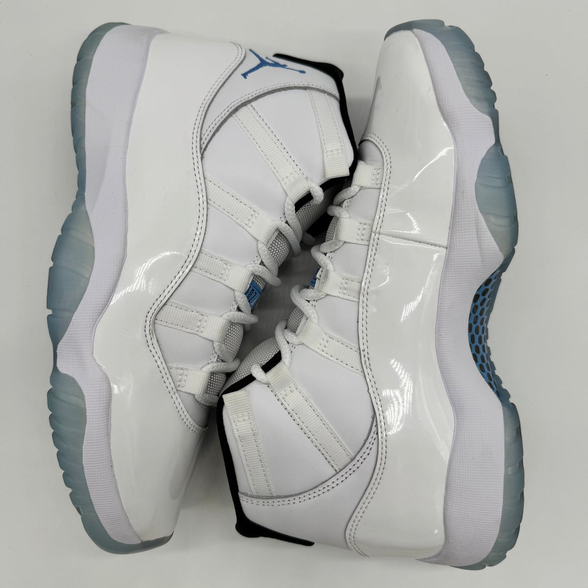 Jordan 11 Legend Blue (2024)