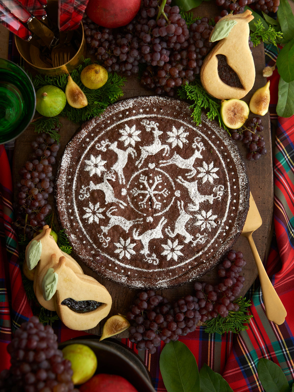 Nostalgic Scandinavian Reindeer Cake Stencil