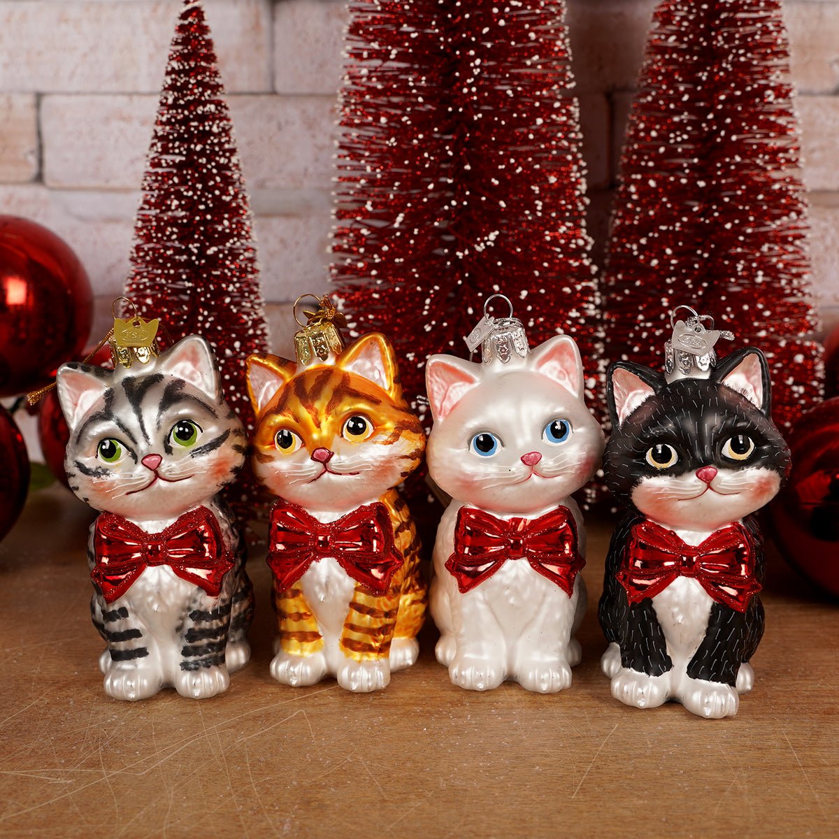 NG Cat With Bow Ornament