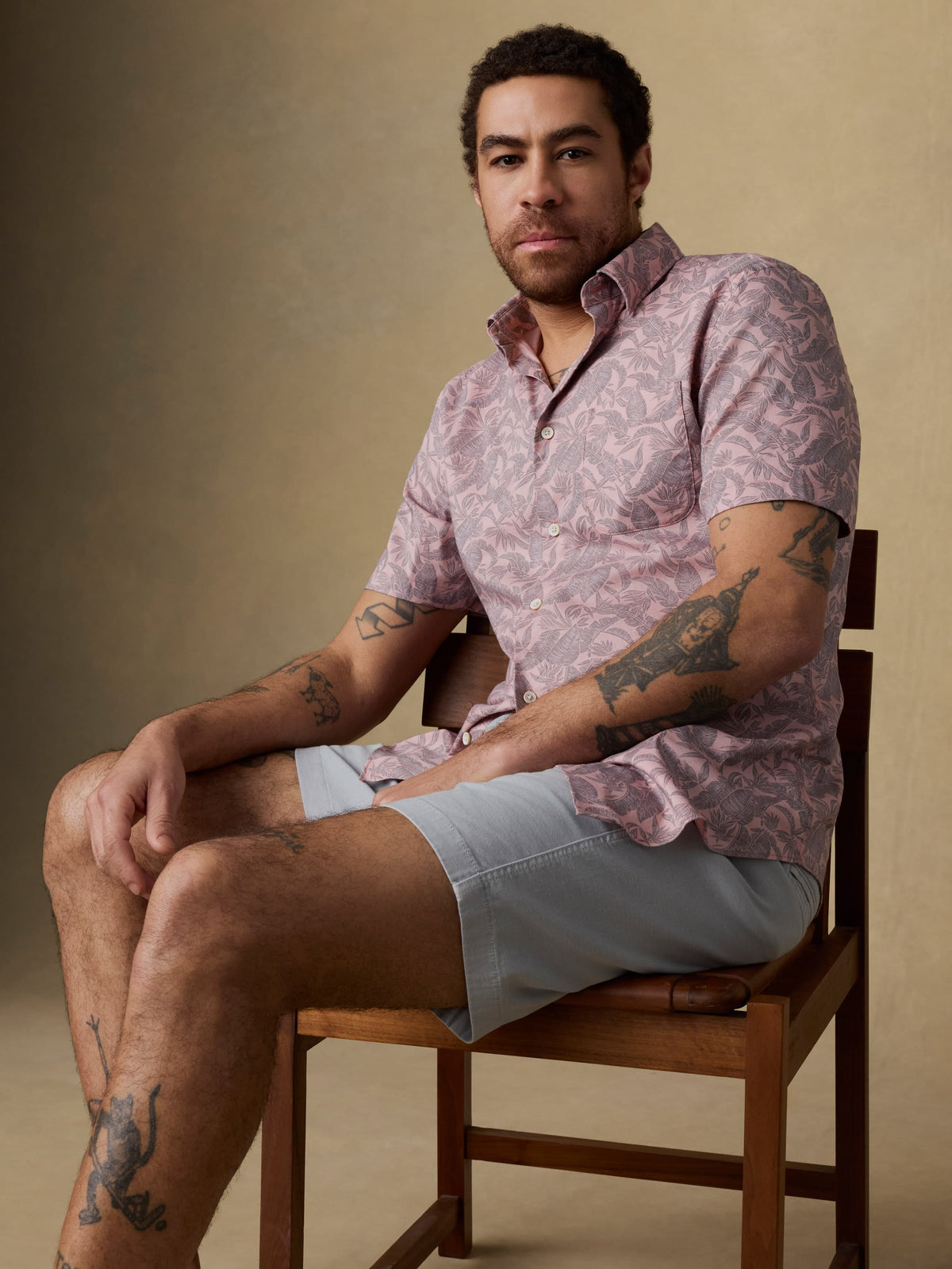 Short-Sleeve Movement Monterey Shirt - Mauve Tropic Foliage