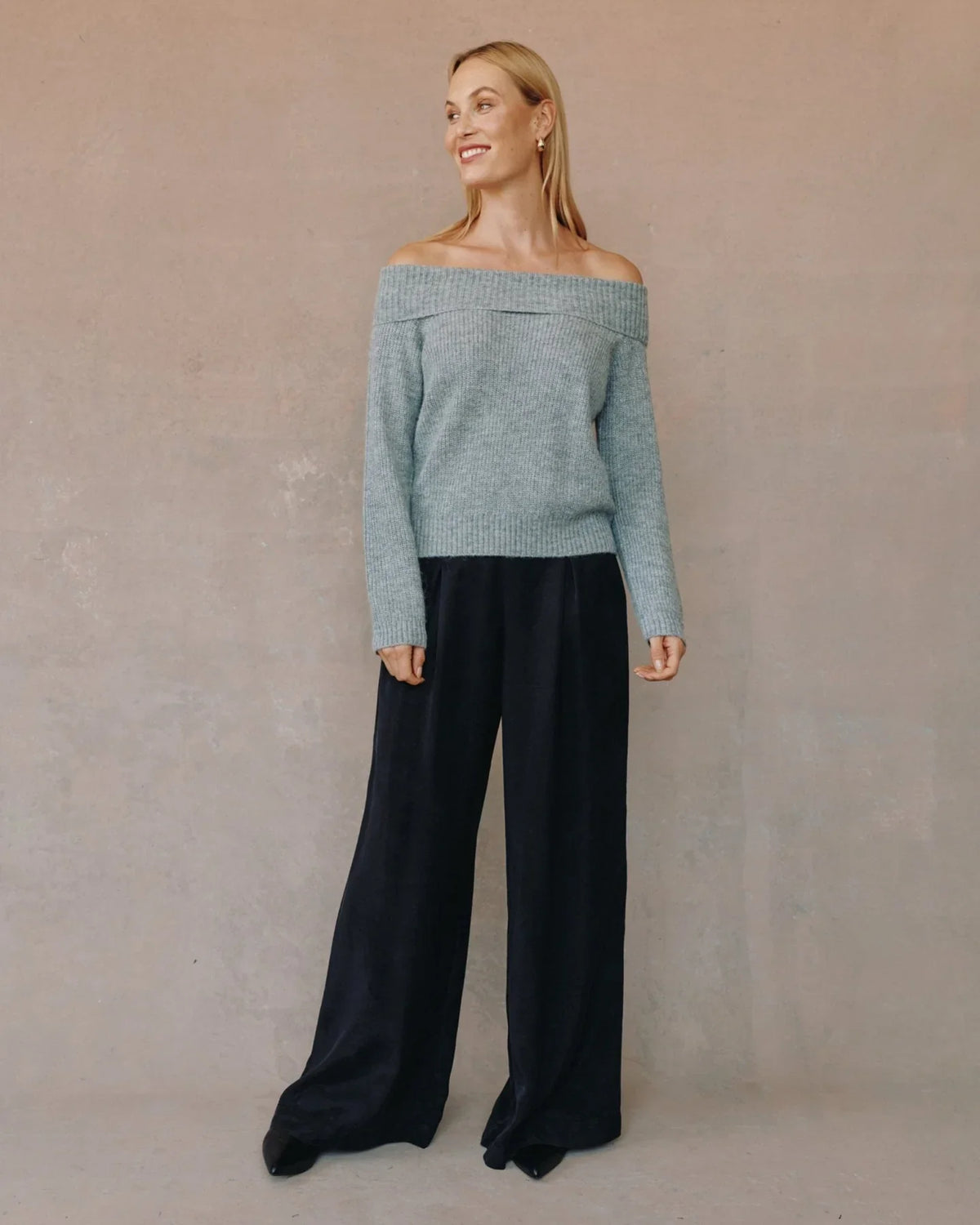 OFF SHOULDER SWEATER