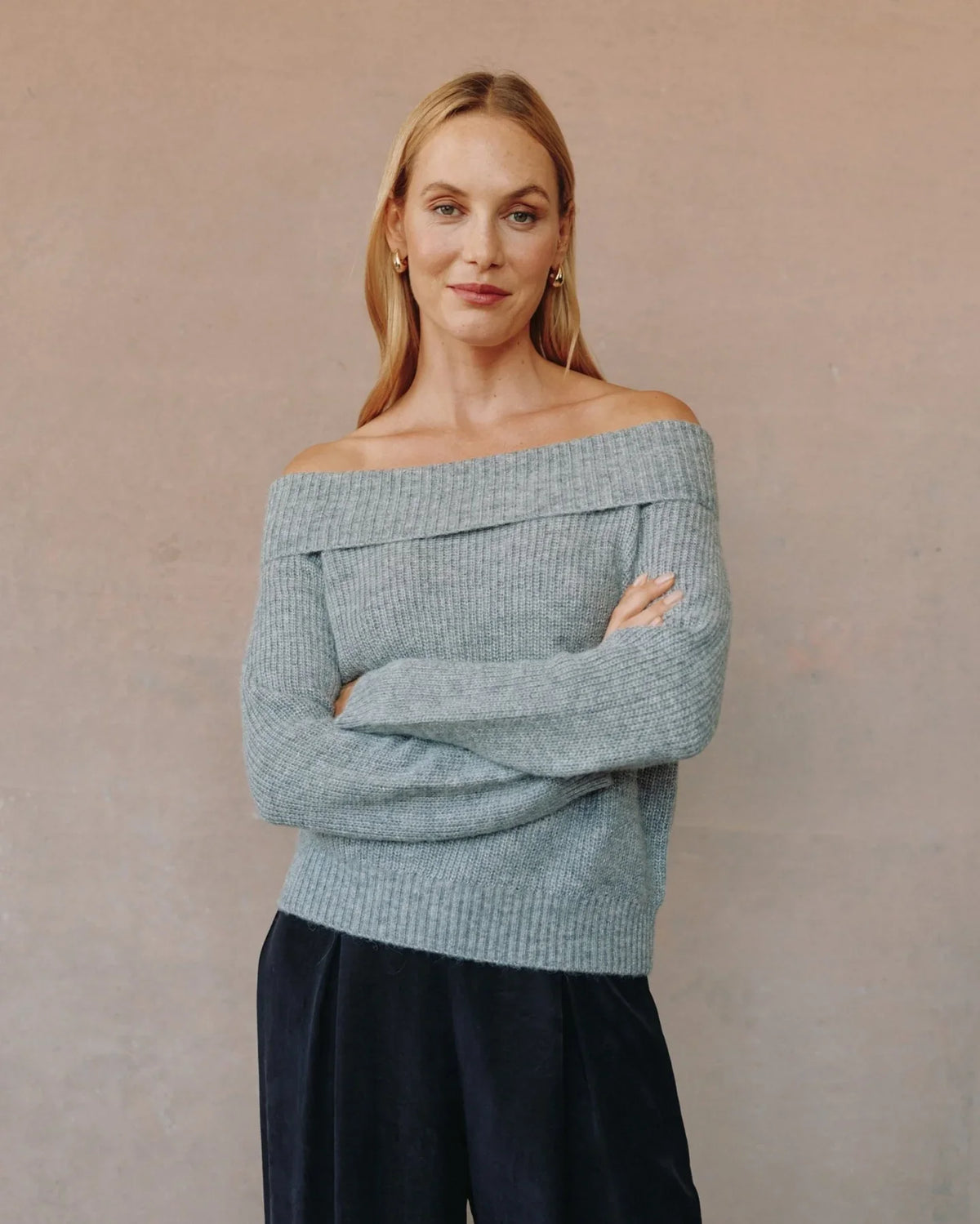 OFF SHOULDER SWEATER