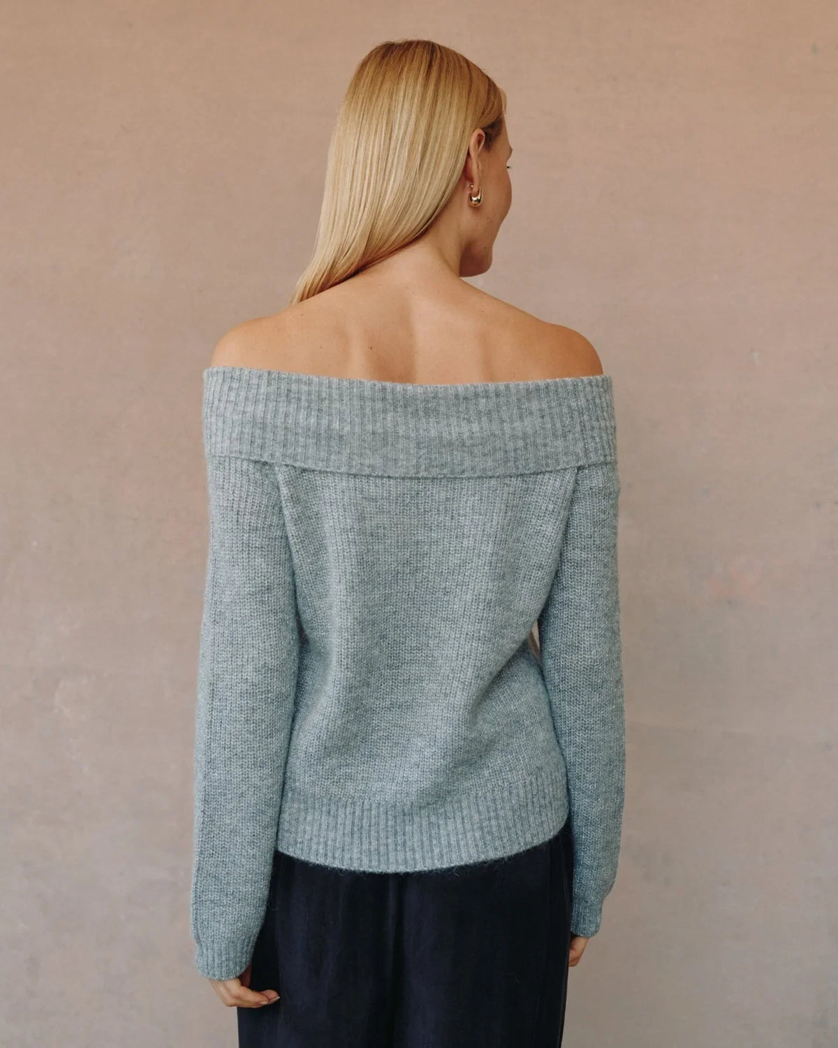 OFF SHOULDER SWEATER