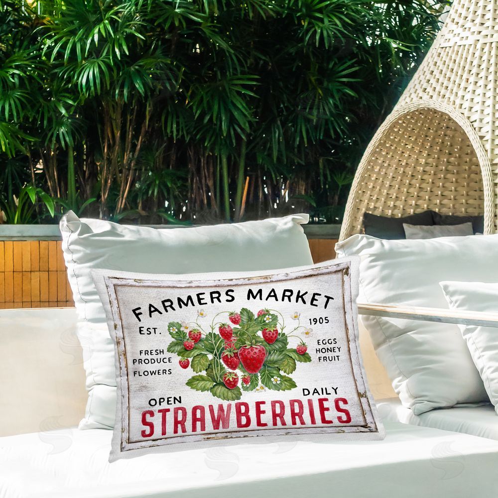 Creatif Belle | Farmers Market Strawberries