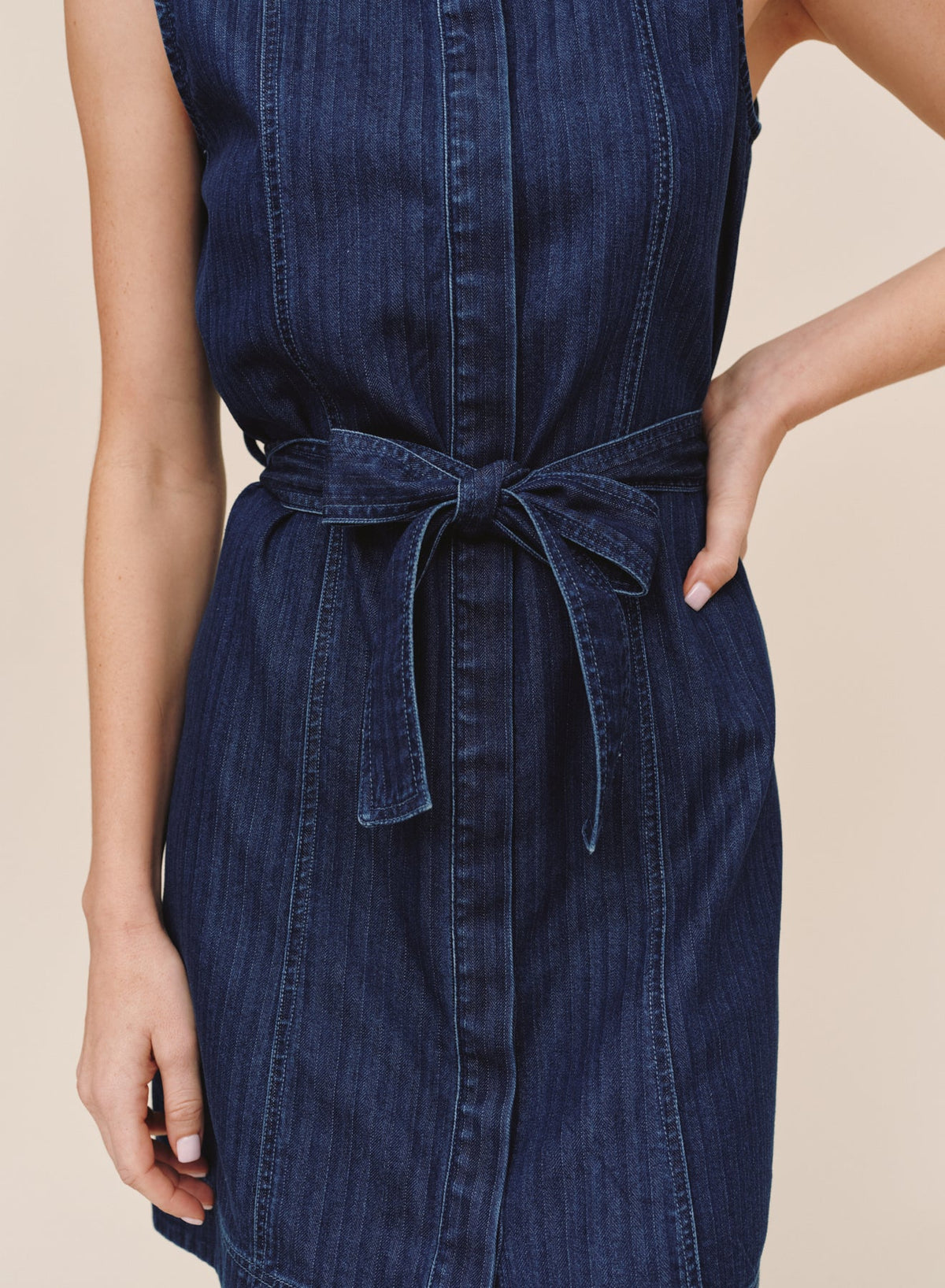 SLEEVELESS SEAMED SHIRT DRESS